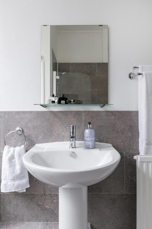 Chic 1 Bedroom Apartment In Bloomsbury, Sleeps 4 Londra Dış mekan fotoğraf